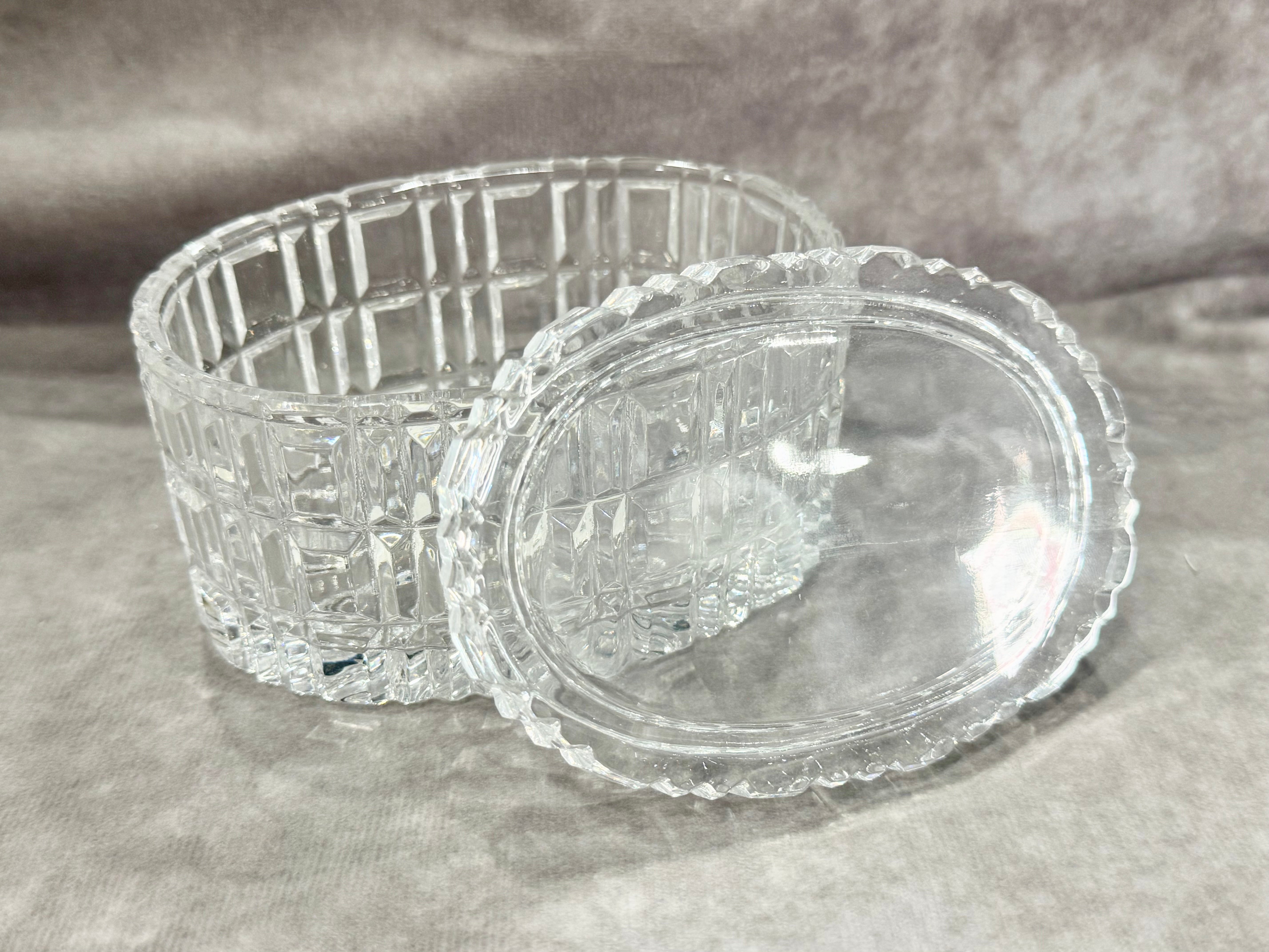 Oval Crystal Box with Lid