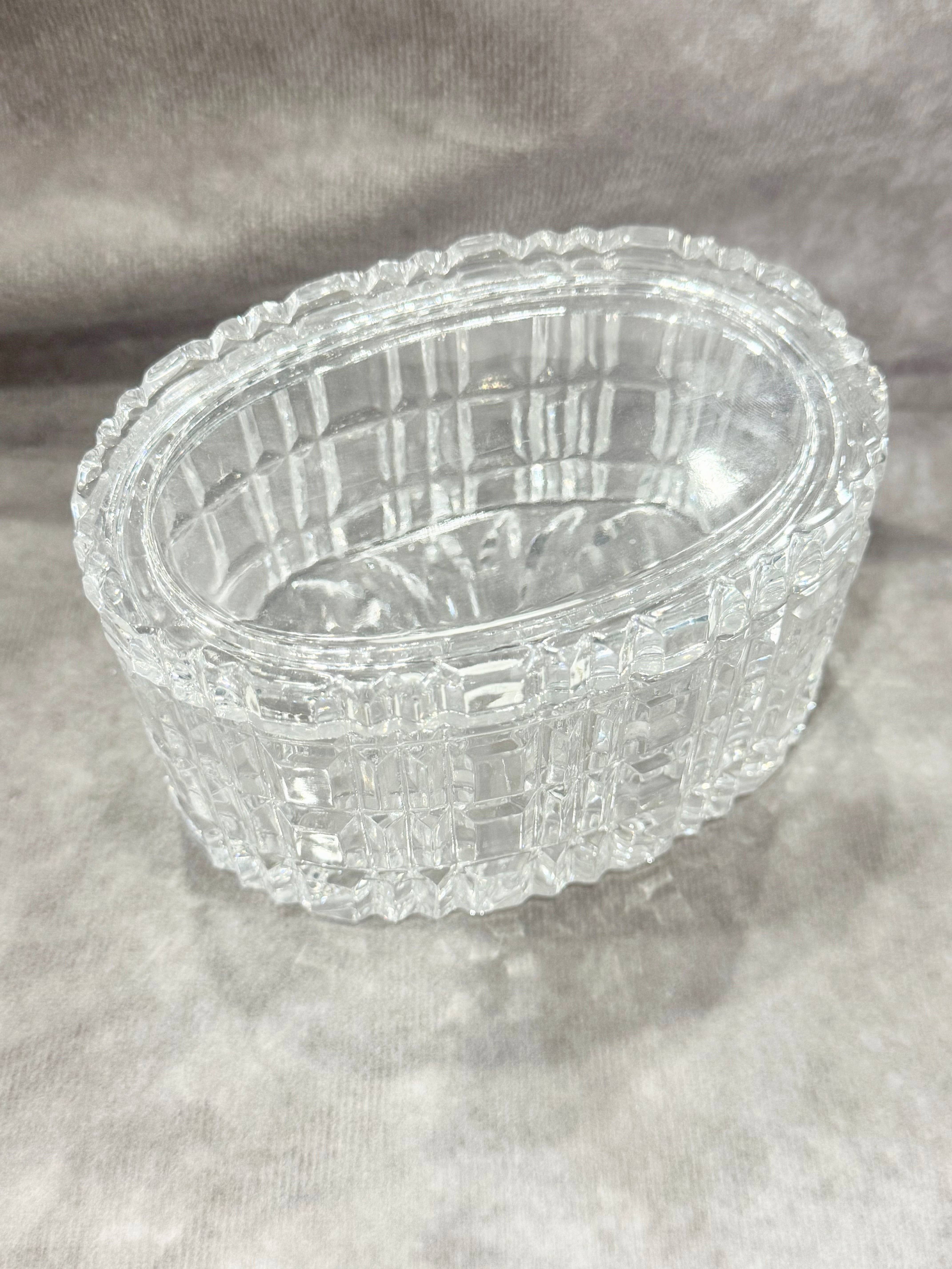 Oval Crystal Box with Lid