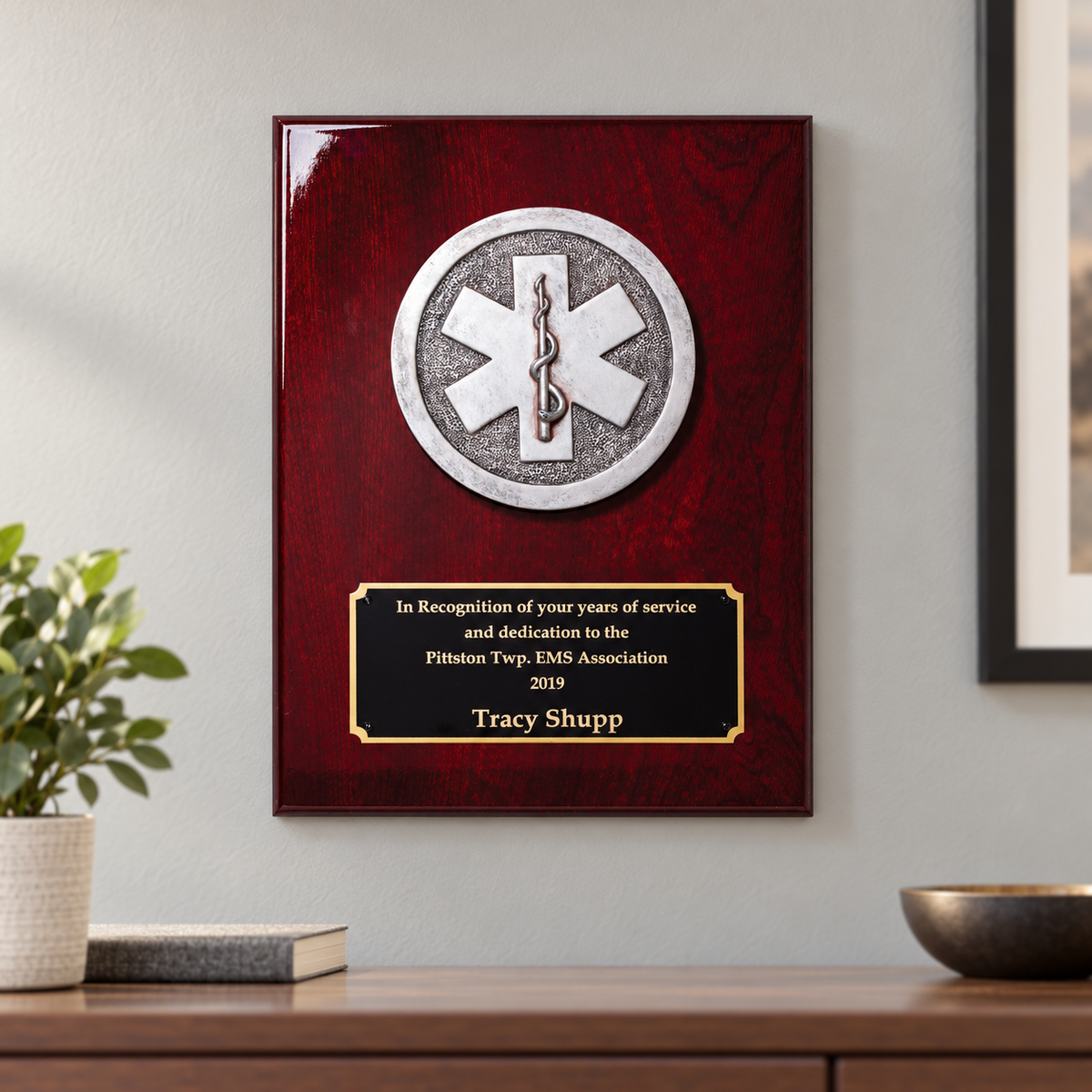 EMT Rosewood Piano Finish Plaque — lifestyle photo